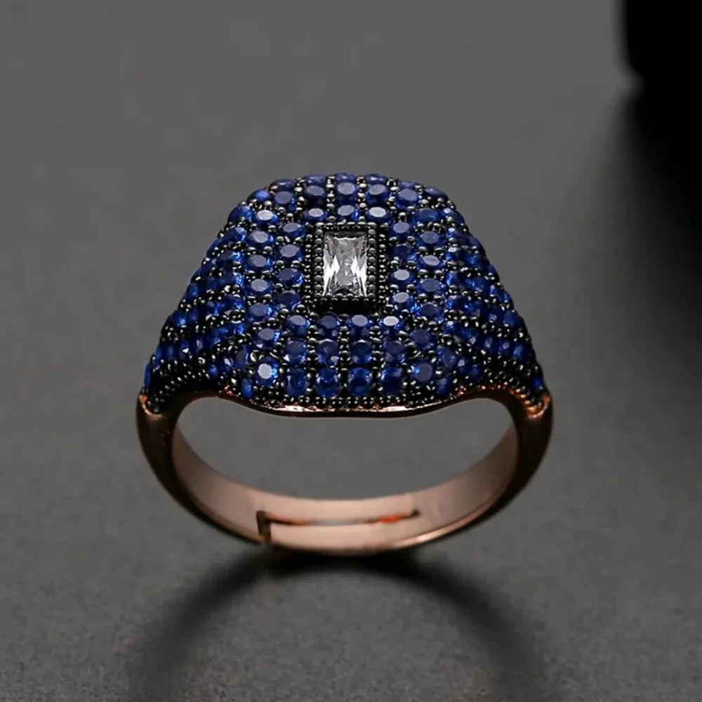 Beautiful Blue Zirconia Ring - Picture 1 of 2